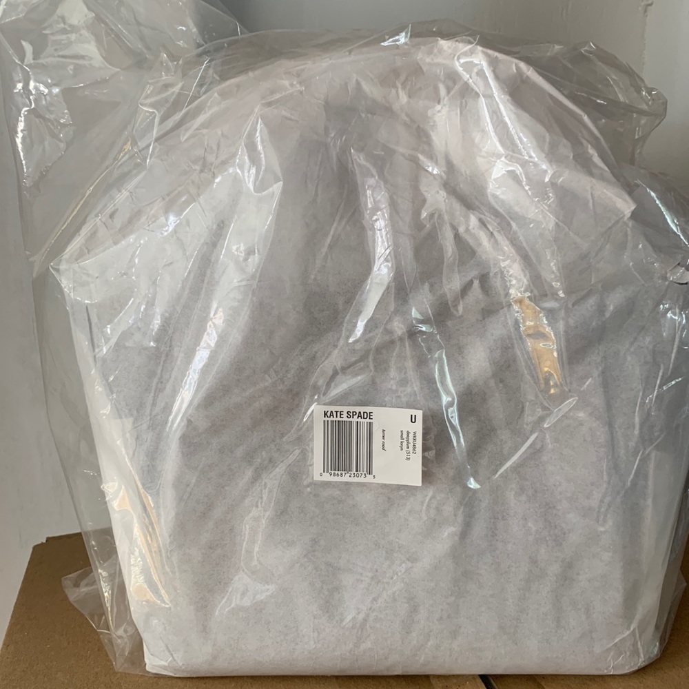 Kate Spade Turner Road Small Loryn - Picture 7 of 7